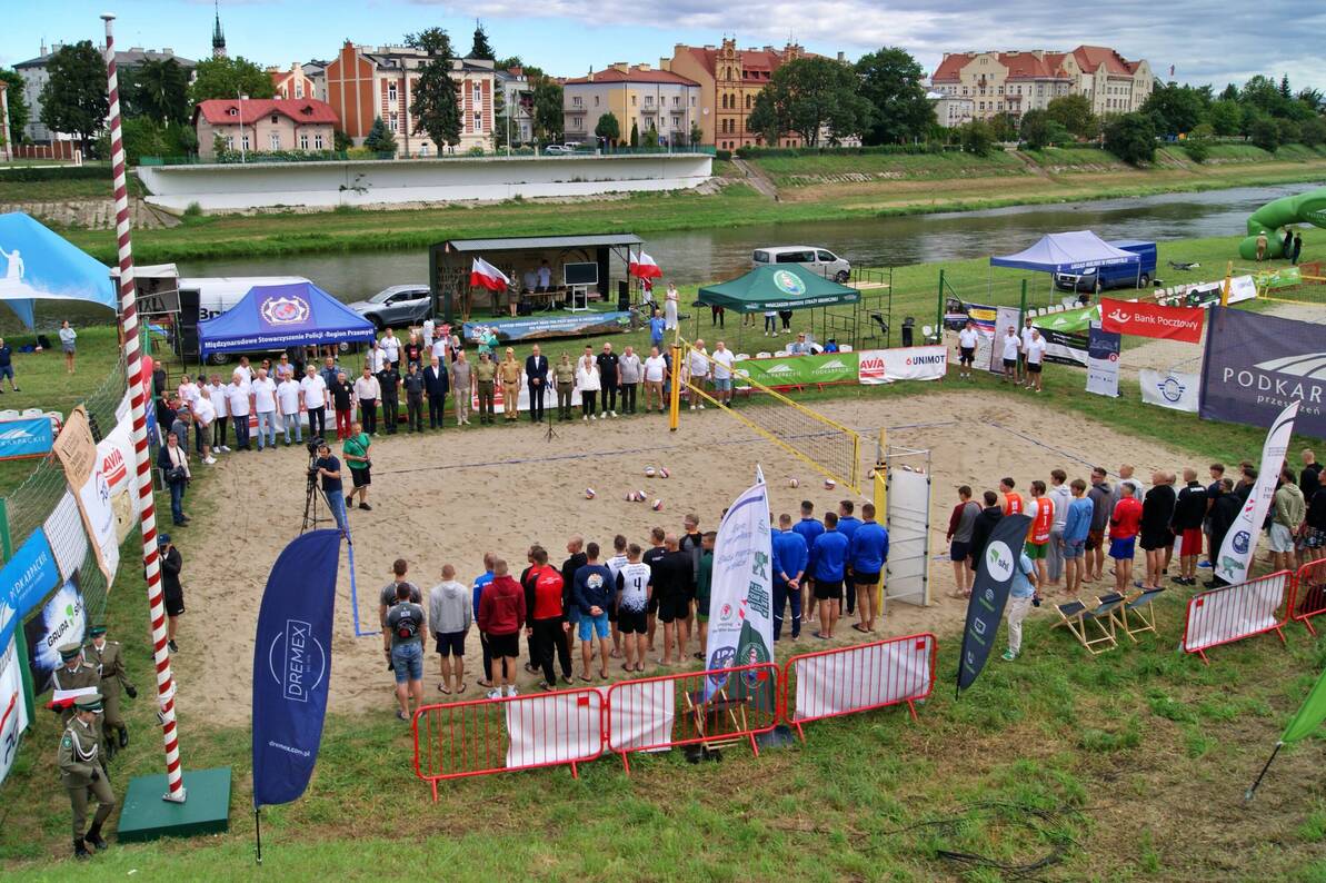 Brożyniak i Janiak mistrzami Polski służb mundurowych w siatkówce plażowej